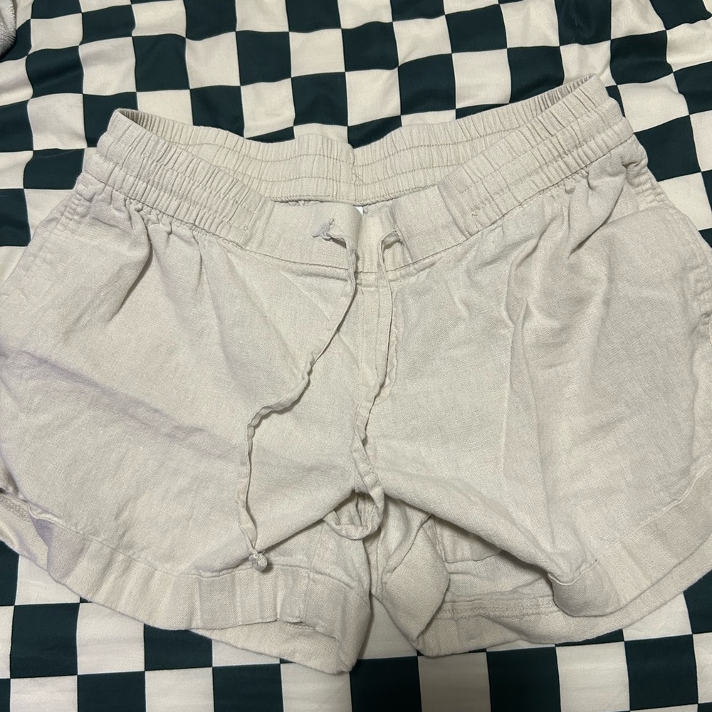 Old navy khaki shorts